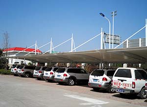 鶴壁<font color='red'>膜結(jié)構(gòu)車(chē)棚</font>【廠(chǎng)家直銷(xiāo)】鶴壁膜結(jié)構(gòu)停車(chē)棚,張拉膜車(chē)棚